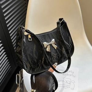 Borsa a Tracolla da Donna in Pelle PU Plissettata Con Decorazione a Fiocco in Metallo Semplice Borsa Hobo Urbana per Pendolarismo