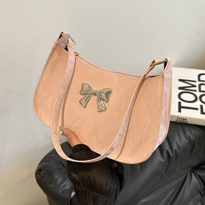 Borsa sottobraccio minimalista rosa a forma di mezzaluna con fiocco a farfalla argento