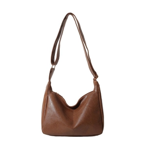 Braune große Schultertasche aus Leder mit verstellbarem Riemen und modischer Halbmondform