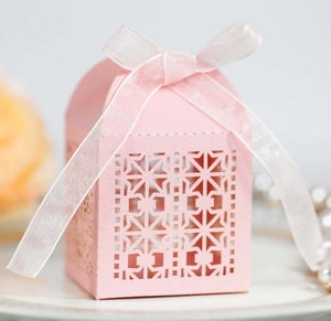 Laser Cut Hollow Out Candy Box Artificial Pearl Paper Gift Boxes With Ribbon For Wedding Party Banquet Birthday Favor Containers
