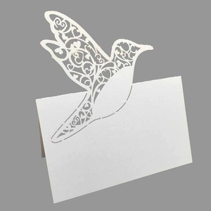 Laser Cut Hummingbird Heart Hollow Place Cards Artificial Pearl Paper Wedding Table Name Cards Banquet Party Decoration Elegant Bird Design