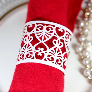 Eleganti Portatovaglioli in Carta Perla Artificialta Taglio Laser Traforato Motivo a Cuore Decorazione Tavola Matrimonio Hotel