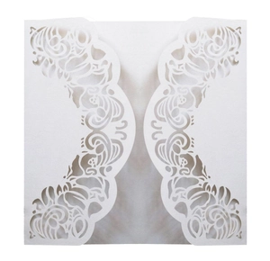 Élégante invitation de mariage découpée au laser blanc avec motifs floraux dentelle