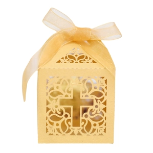 Boîte à bonbons croix ajourée dorée avec ruban de soie pour mariage et emballage fête