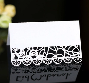 Laser Cut Wedding Table Place Cards Hollow Lace Artificial Pearl Paper Folded Seat Name Cards For Party Banquet Decoration