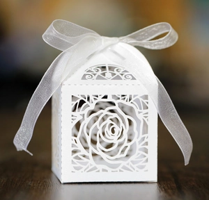 Laser Cut Hollow Rose Candy Box Pearlescent Paper Favor Gift Box With Ribbon For Wedding Valentine Party Favors Decoration