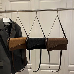 Sac à Épaule en Cuir Synthétique Imprimé Léopard pour Femmes Sac Rétro sous le Bras Bandoulière Fermeture Magnétique Chic
