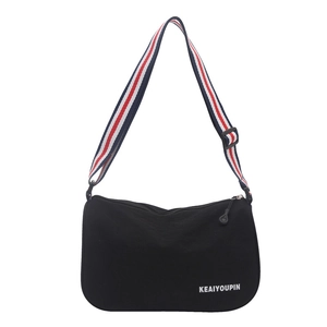 Borsa a tracolla in tela nera con ampia tracolla a righe rosse bianche e blu
