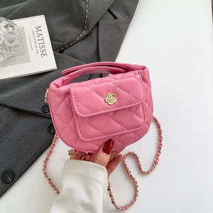 Sac Bandoulière Matelassé de Niche Française pour Femmes Sac à Main de Luxe en Cuir PU Avec Boucle Fleur Bandoulière en Chaîne Métallique Sac à Épaule Mode Vintage