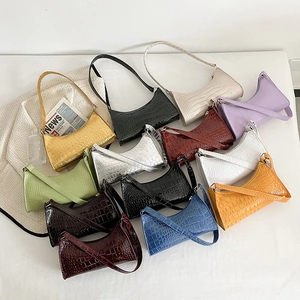 Women Crocodile Embossed Shoulder Bag Fashion Retro Underarm Bag PU Leather Minimalist Hobo Bag Casual Travel Baguette Purse