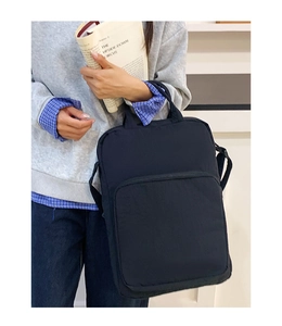 Grande borsa tote nera in oxford con tasca a zip per studenti pendolari e lavoro