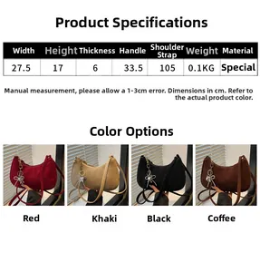 Détail du sac bandoulière mat montrant les dimensions et l'accessoire de nœud perlé