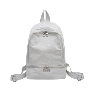 Sac à dos minimaliste en nylon blanc cassé à grande capacité avec compartiments à fermeture