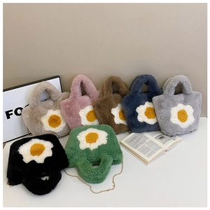 Women's Fashion Plush Fried Egg Shoulder Bag Faux Fur Crossbody Bag Large Capacity Cute Winter Handbag With Gold Chain Strap