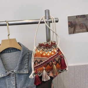 Ethno-Stil Bestickte Segeltuch-Beuteltasche mit bunten Quasten und Kordelzug für Damen