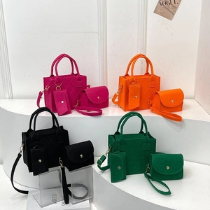 Detailansicht der 3-in-1 gesteppten Filztaschen in kräftigen Farben für Damen