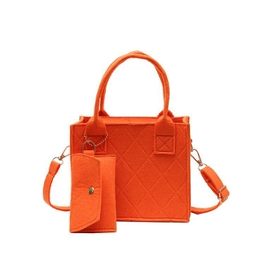 Dreiteiliges gestepptes Taschen-Set aus orangefarbenem Filz mit Schultergurt und kleiner Tasche