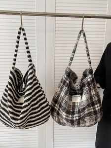 Women Vintage Lazy Style Plush Tote Bag Large Capacity Black White Striped Checkered Shoulder Bag Soft Commuter Crossbody Bag