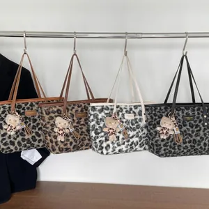 Leopard Print Tote Bag Women Fashion Large Capacity Synthetic Leather Handbag Soft Plush Urban Shoulder Bag Handbag For Daily Commuting