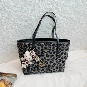 Chic leopard print plush tote bag with large capacity and cartoon kitten pendant accessory