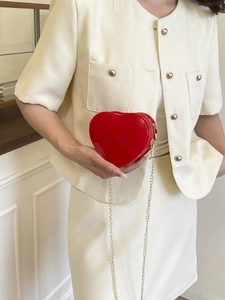Modische rote herzförmige Lacktasche mit goldener Kette für Damen und Kinder