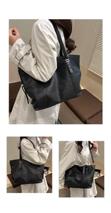 Detailansicht der Sternnieten und Lederstruktur an dieser großen schwarzen Tote Bag
