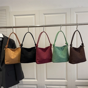 Sac à Épaule pour Femmes en Cuir Synthétique Texture Suède avec Lettres Gaufrées et Poignée à Nœud Sac Bandoulière