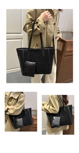 Detailansicht der großen Shopper-Tasche mit Leopardenmuster und kleinem Zubehöretui