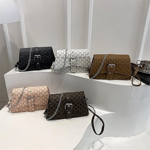 Retro Letter Print Women Shoulder Bag Synthetic Leather Crossbody Square Bag With Metal Chain Strap For Daily Commute