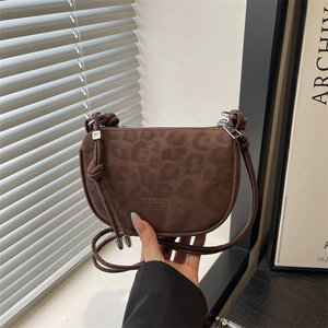 Sac bandoulière vintage léopard pour femme en daim avec bandoulière en corde élégante