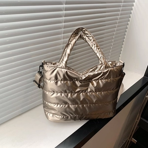 Grand sac cabas matelassé métallisé champagne avec bandoulière réglable chic