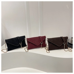Wildleder-Umschlagtaschen in Schwarz, Burgund und Kaffee mit Goldring und Kette