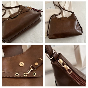 Détails du sac cabas en cuir PU marron avec garniture dorée et foulard en soie décoré
