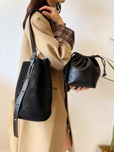 Large vintage matte black bucket bag and drawstring pouch two-piece set with shoulder strap