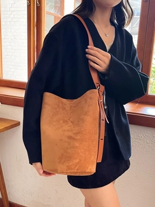 Retro brown suede large capacity bucket bag for women with wide leather shoulder strap
