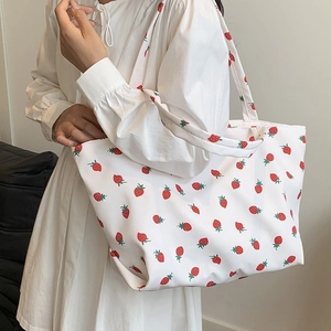 Fashion Strawberry Print Large Capacity Nylon Tote Bag For Women Casual Daily Shoulder Handbag Sweet Commuter Shopping Bag