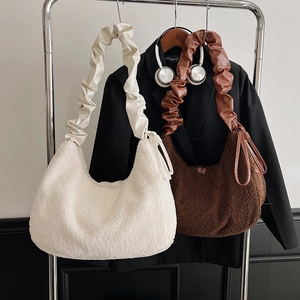 Women's Fashion Lamb Wool Plush Hobo Shoulder Bag Large Capacity Vintage Ruched Strap Crossbody Handbag For Autumn Winter
