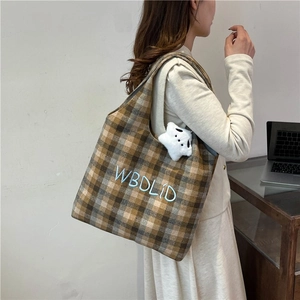 Vintage Plaid Tote Bag For Women Woolen Feel Polyester Shoulder Bag With Letter Embroidery And Star Plush Pendant Fashion Handbag