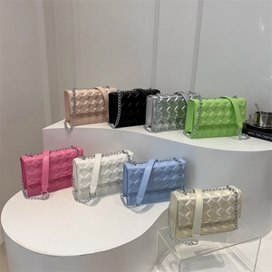 Women Quilted Chain Shoulder Bag Diamond Lattice PU Leather Small Square Crossbody Bag For Fashion Daily Commute