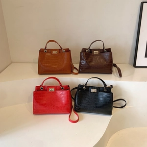 Sacs à main rétro motif crocodile en marron, café, rouge et noir avec fermoir doré chic