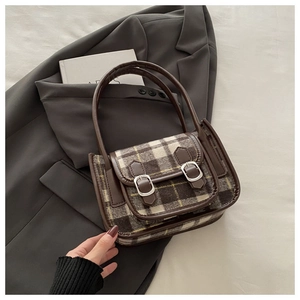 Dettagli della borsa vintage in tweed a quadri marroni con cinturini in ecopelle e fibbie