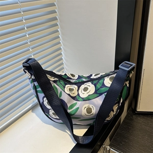 Borsa Mezzaluna in Nylon da Donna con Stampa Floreale a Righe Grande Capacità Tracolla Spalla Casual Sottobraccio