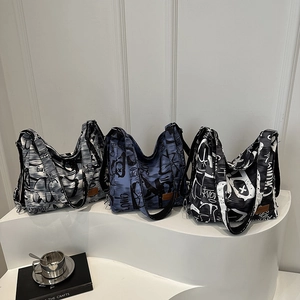 Fashion Graffiti Print Synthetic Leather Shoulder Bag Large Capacity Urban Minimalist Hobo Tote Bag For Women Daily Work