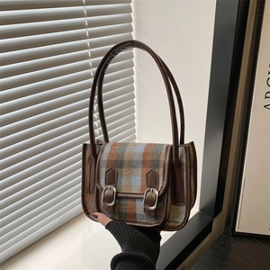 Borsa a mano retrò in lana scozzese con finiture in pelle marrone e fibbie decorative