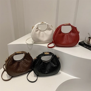 Sac à Épaule Tissé pour Femmes Croissant Cuir Synthétique Rétro Hobo Sous le Bras Tendance Sac à Main Bandoulière Avec Sangle Réglable