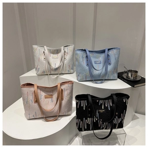 Sac Fourre-tout Rayé à Grande Capacité pour Femme Mode Broderie Ondulée Sac à Bandoulière Élégant pour Trajet Quotidien