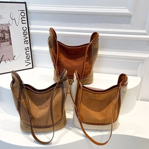 Women Large Capacity Underarm Tote Bag Faux Shearling Splicing Synthetic Leather Warm Winter Shoulder Bag Retro Stitching Fashion Handbag