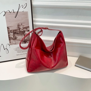 Deep red patent leather hobo shoulder bag with large capacity and vintage texture