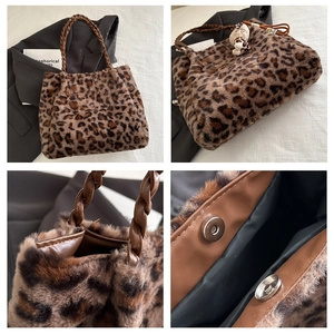 Dettagli della borsa tote leopardata in pelliccia sintetica con manici intrecciati e magnete