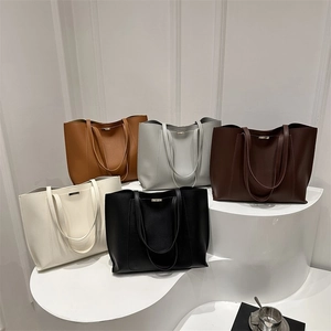 Detailed display of five colors of large capacity leather tote bags for daily commute